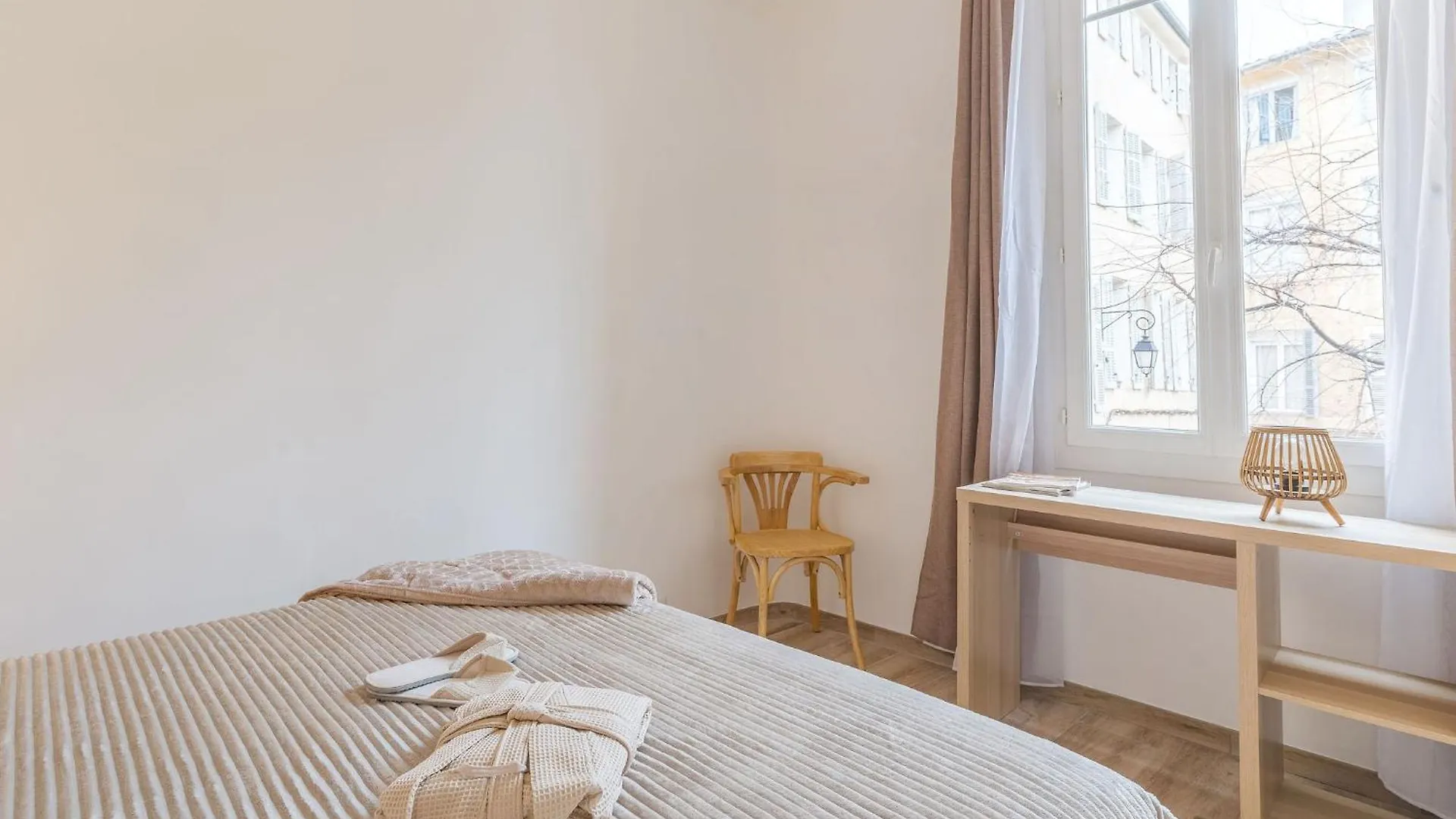 T3 Proche Cardeurs Clim Centre Ville Aix-en-Provence Apartment